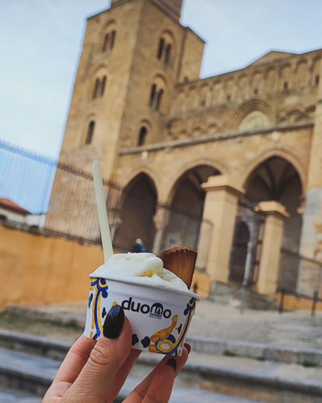 È arrivato il primo vero giorno di freddo ! Ma chi come noi è TEAM GELATO ANCHE COL FREDDO ?🤩🥰 noi non rinunciamo ! 😋 e voi ?  #gelato #passionegelato #icecream #wintericecream #cefalù #duomocefalù